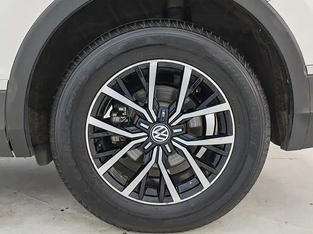 Volkswagen Tiguan L 2017 — фото 15