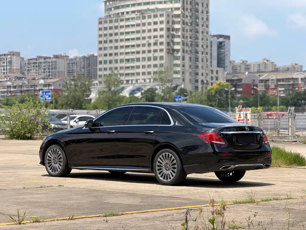 Mercedes-Benz E-Class 2019 — фото 14