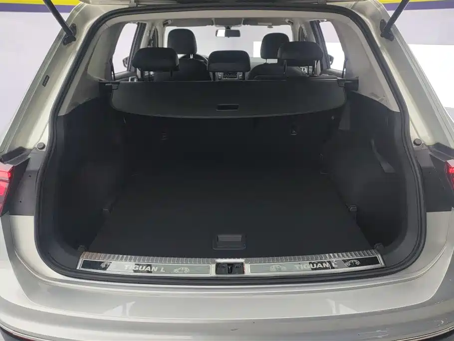 Volkswagen Tiguan L 2017 — фото 4
