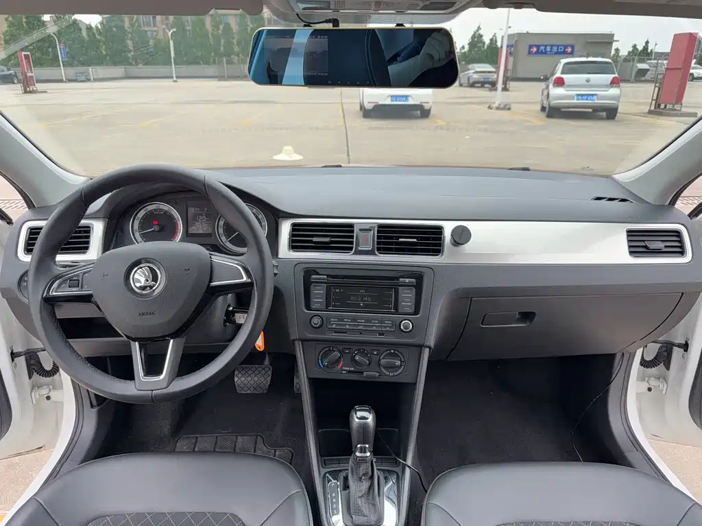 Skoda Rapid 2018 — фото 9