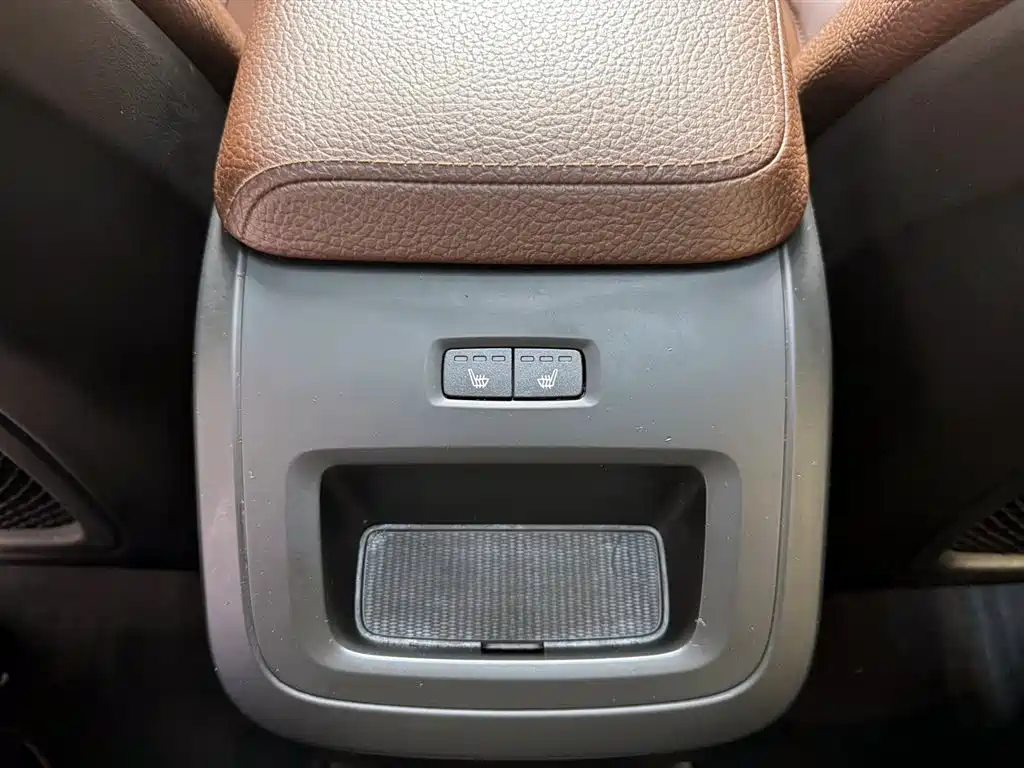 Volvo XC60 2020 — фото 16