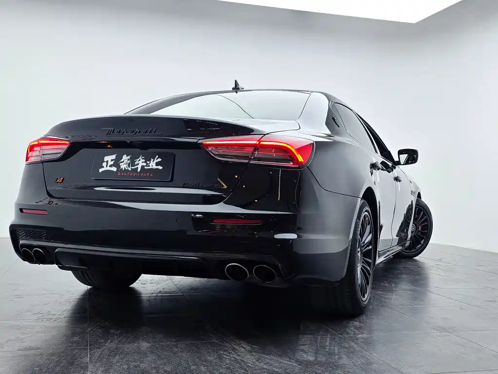 Maserati Quattroporte 2014 — фото 12