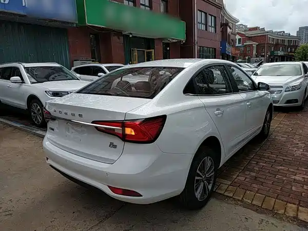 Roewe i5 2019