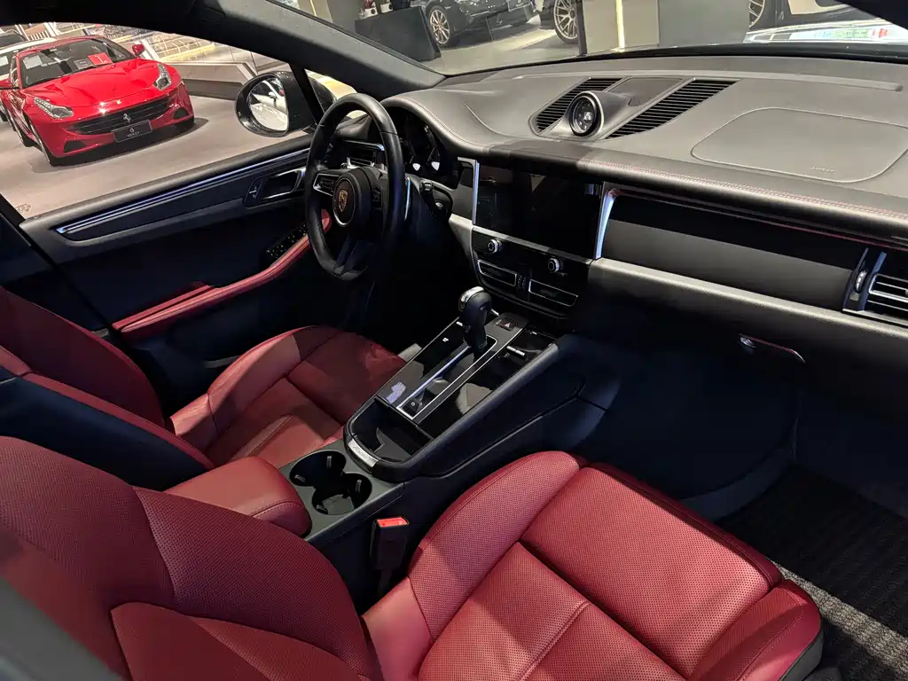 Porsche Macan 2022 — фото 16