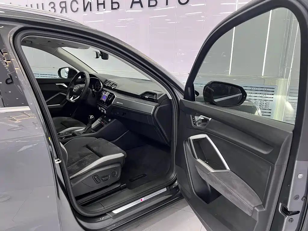 Audi Q3 2022 — фото 18