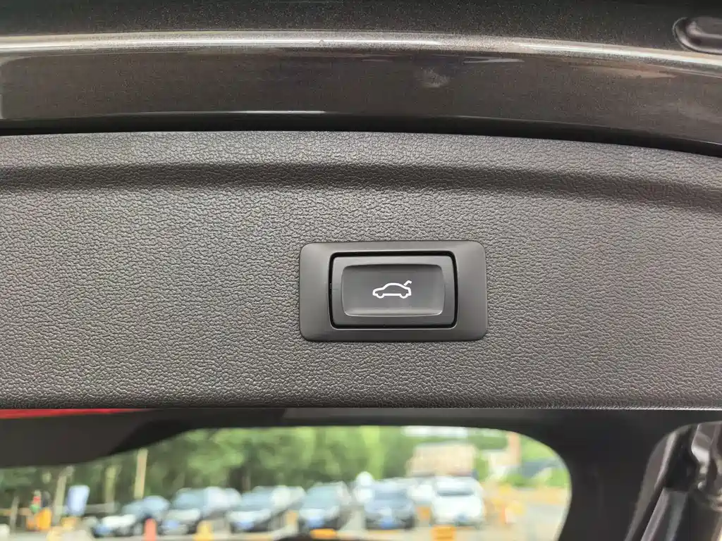 Audi A3 2023 — фото 16