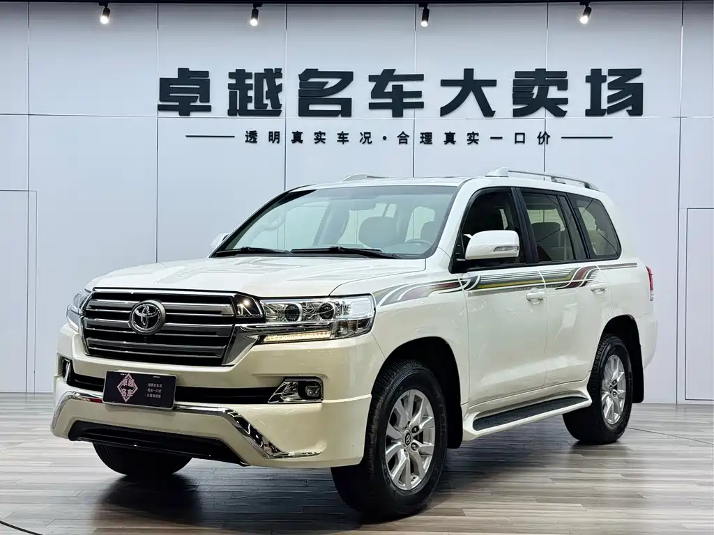 Toyota Land Cruiser 2020 — фото 1