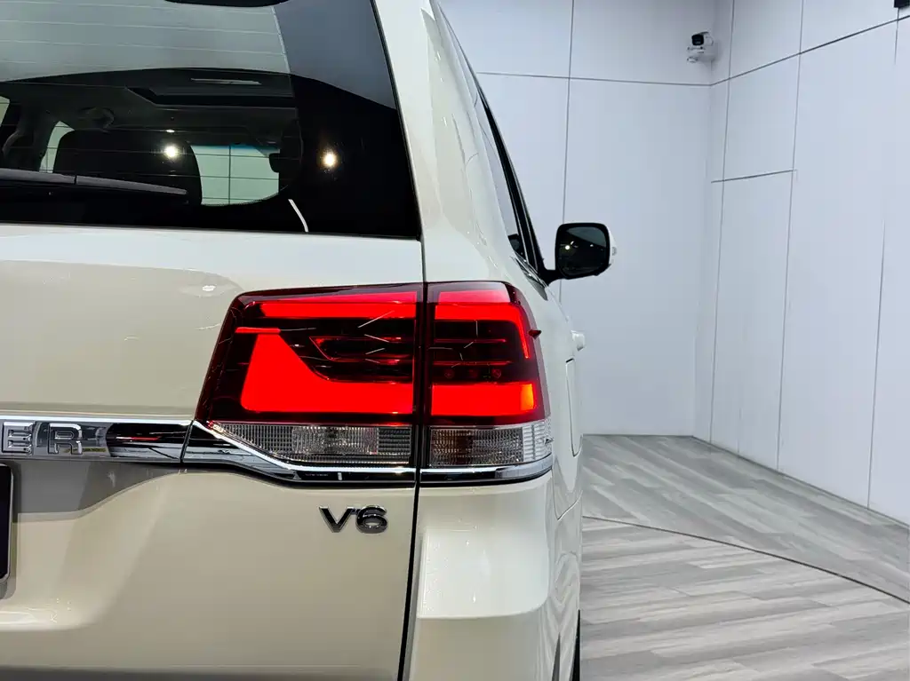 Toyota Land Cruiser 2020 — фото 29