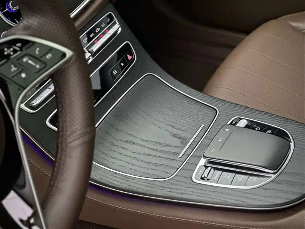 Mercedes-Benz E-Class 2023 — фото 11