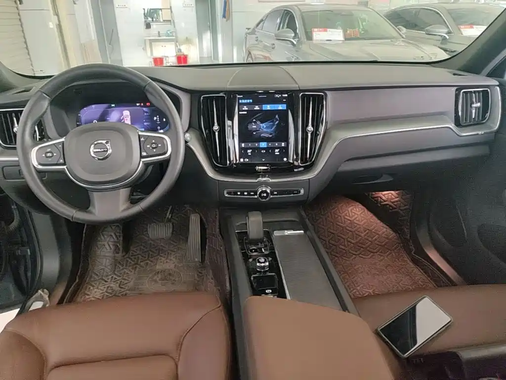 Volvo XC60 2024 — фото 10