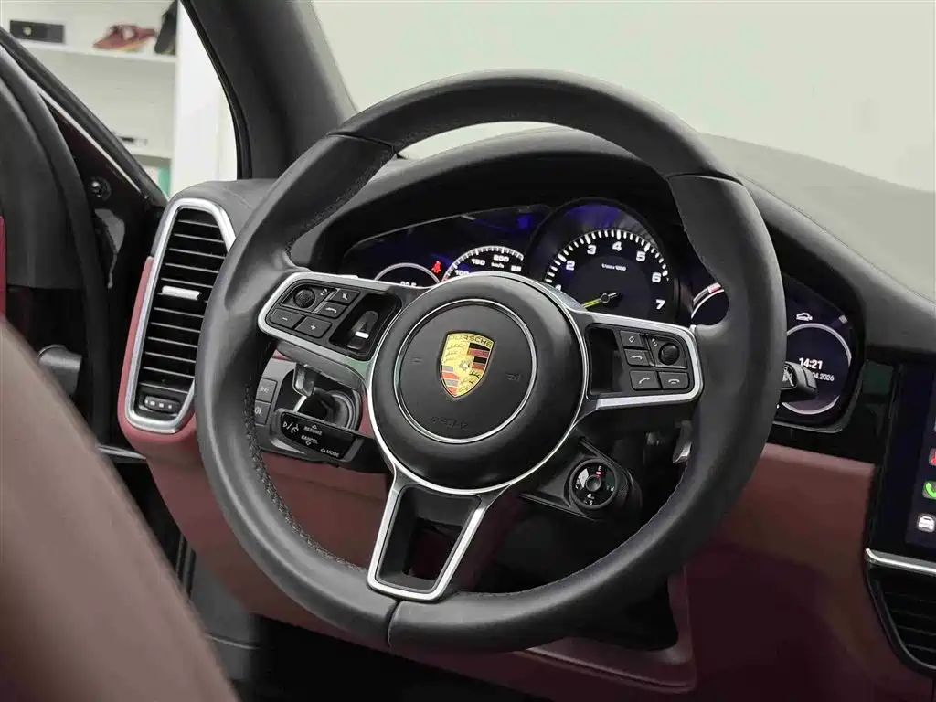Porsche Cayenne Hybrid 2023 — фото 12