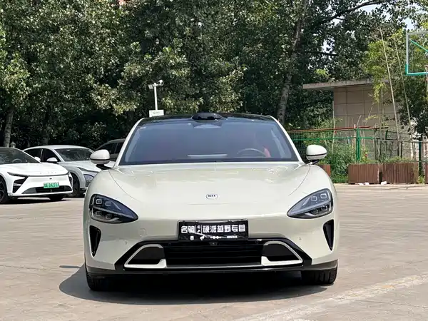 Xiaomi SU7 2025