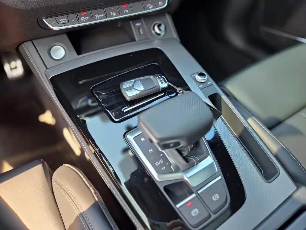 Audi Q5L 2025 — фото 14