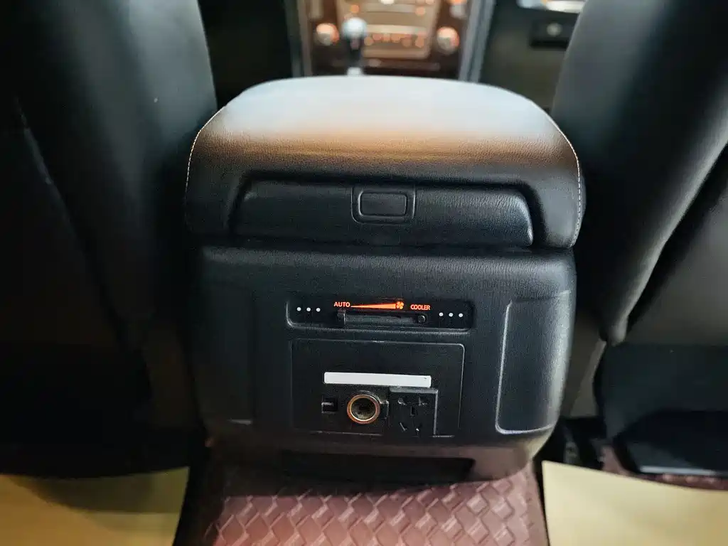Nissan Patrol 2018 — фото 11