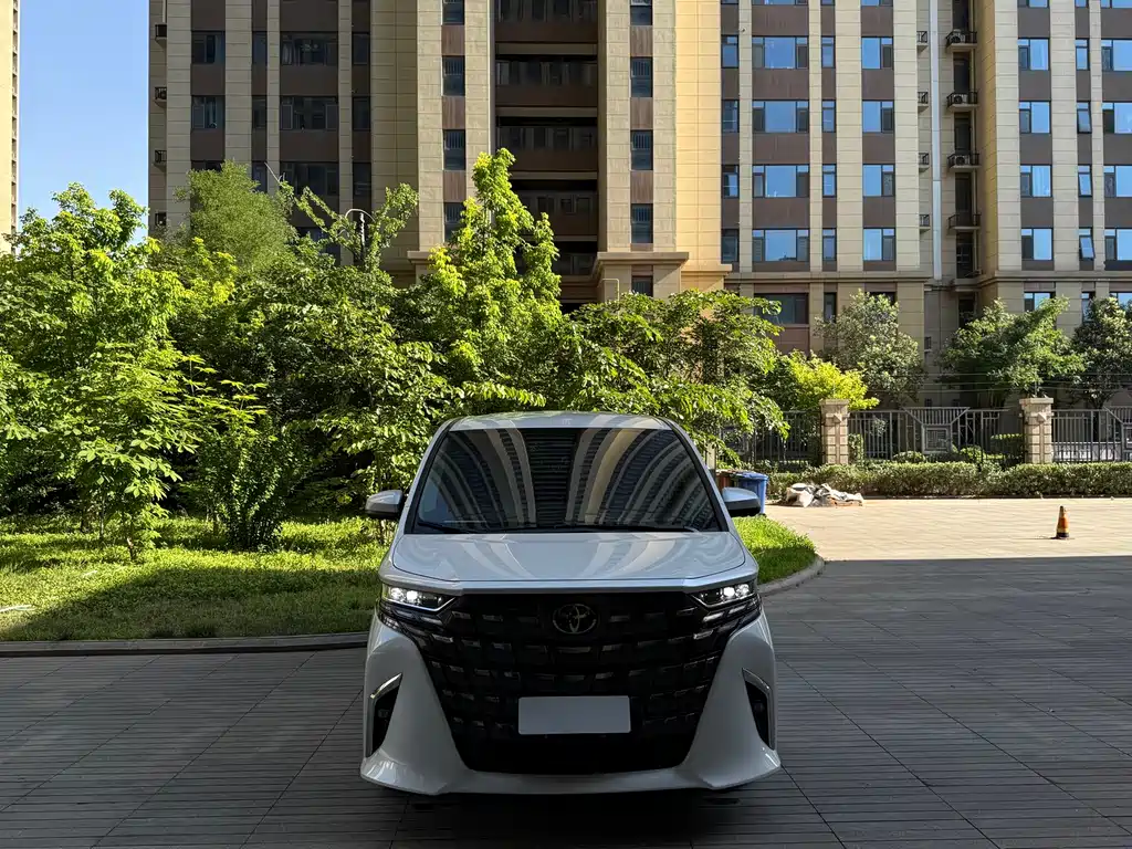 Toyota Alphard 2024 — фото 3