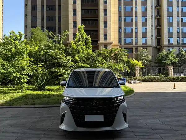 Toyota Alphard 2024
