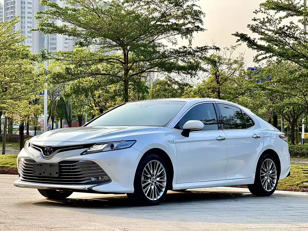 Toyota Camry 2021