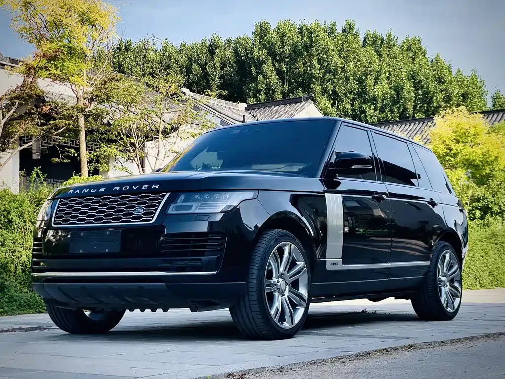 Land Rover Range Rover 2021 — фото 1