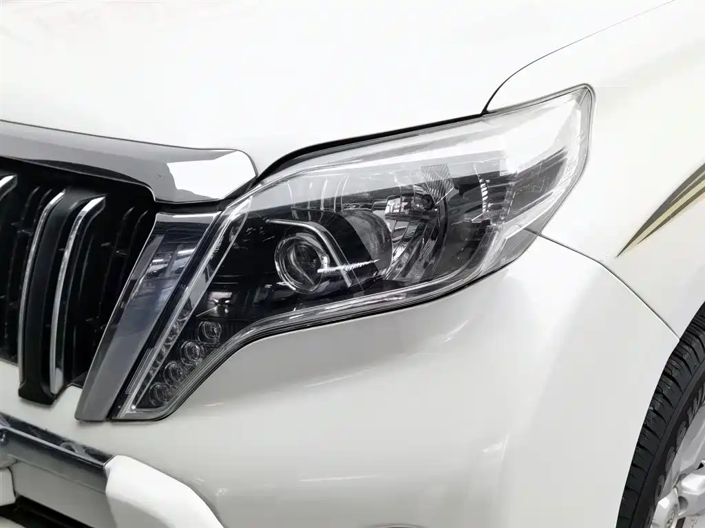 Toyota Prado 2015 — фото 7