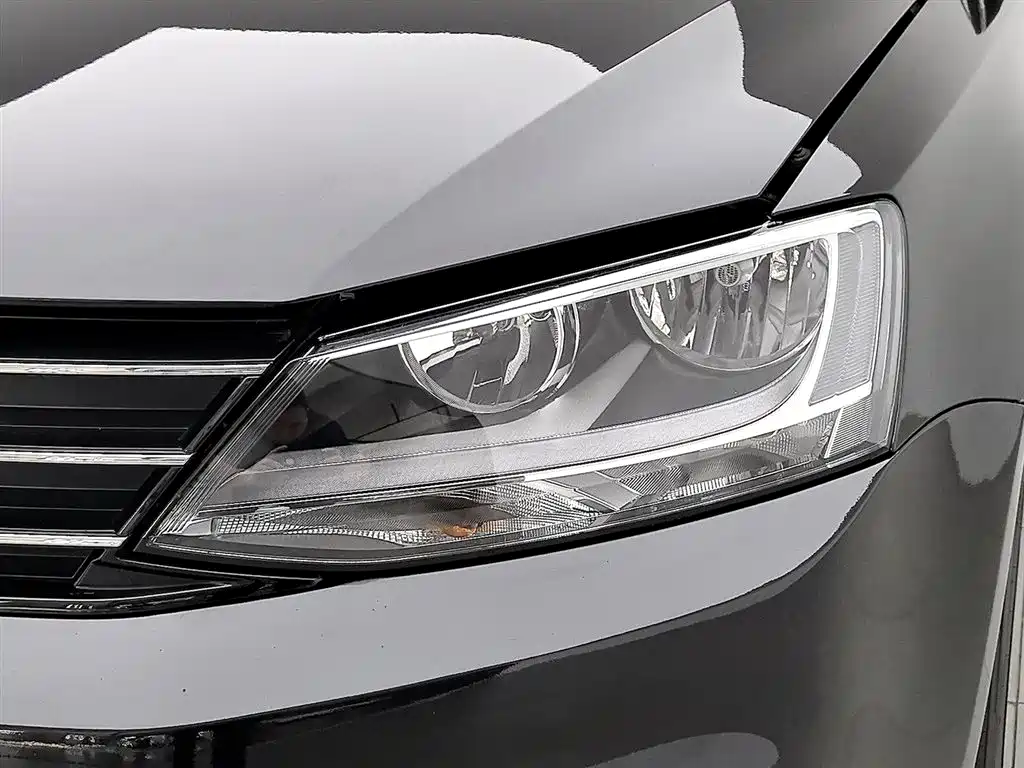 Volkswagen Sagitar 2019