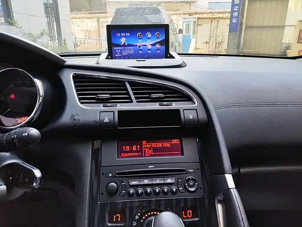 Peugeot 3008 2015 — фото 13