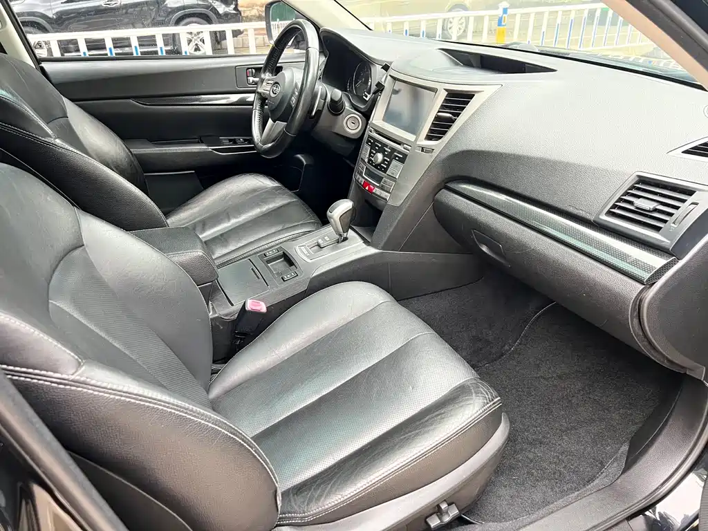 Subaru Outback 2012 — фото 12
