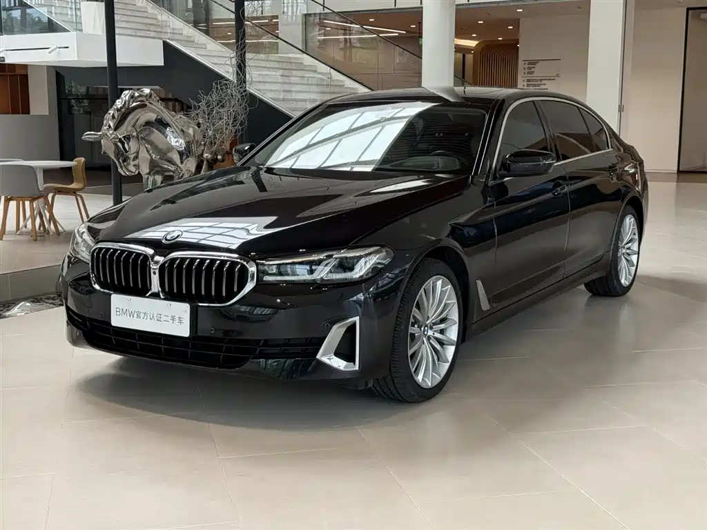 BMW 5 Series 2021 — фото 1
