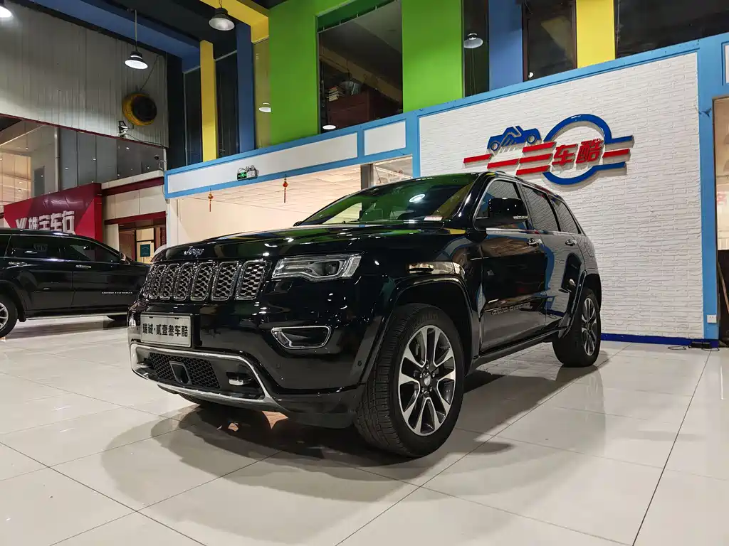 Jeep Grand Cherokee 2017 — фото 1