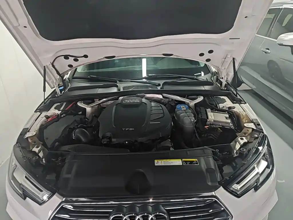 Audi A4L 2018 — фото 20