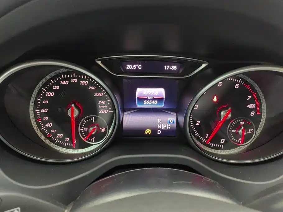 Mercedes-Benz GLA 2018 — фото 14