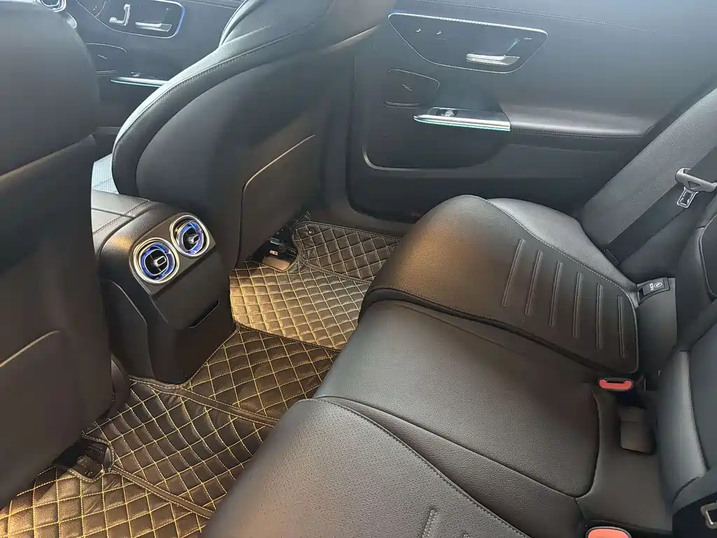 Mercedes-Benz C-Class 2022 — фото 8