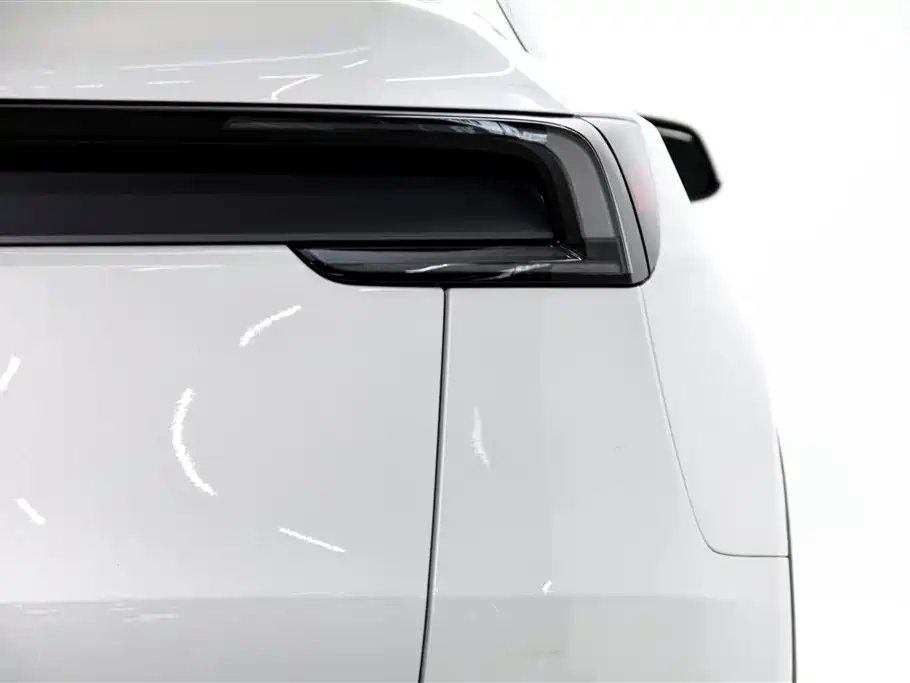 Tesla Model Y 2026 — фото 12