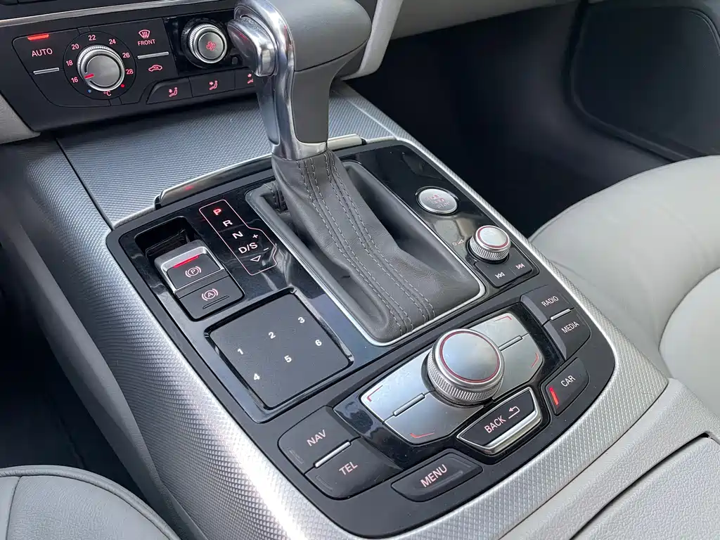Audi A6L 2013 — фото 10