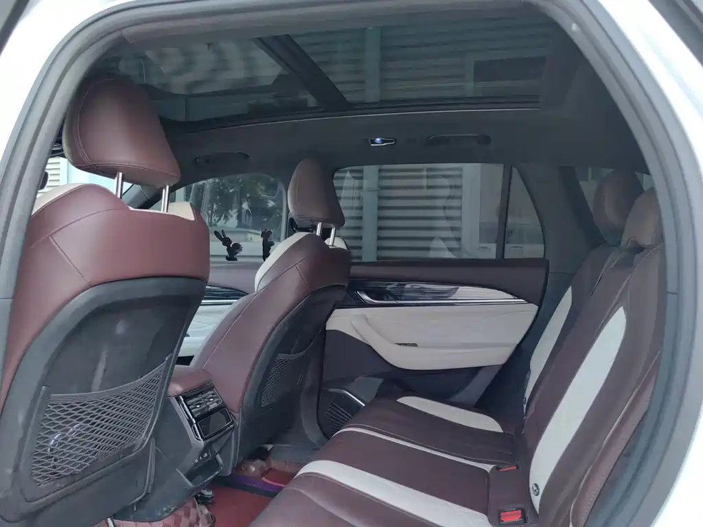 Geely Xingyue L 2022 — фото 12