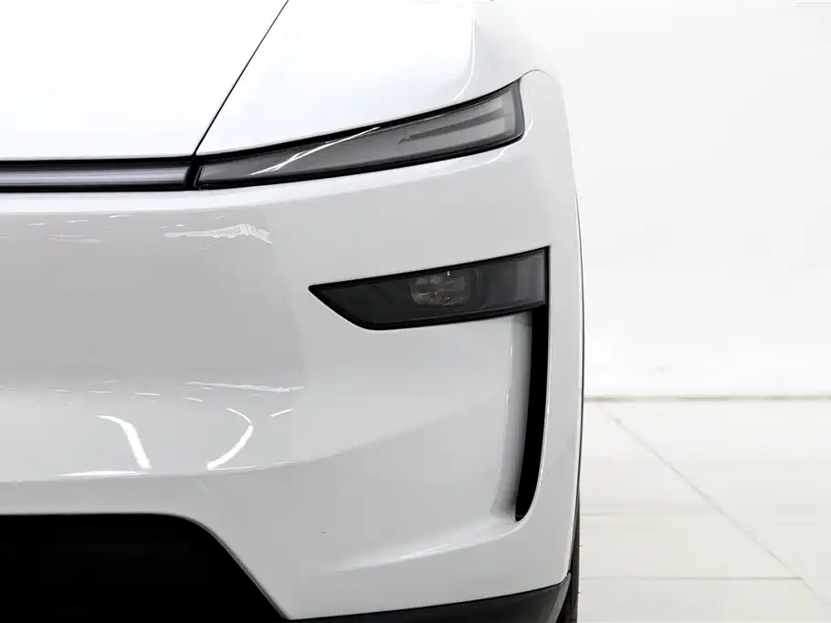 Tesla Model Y 2026 — фото 11