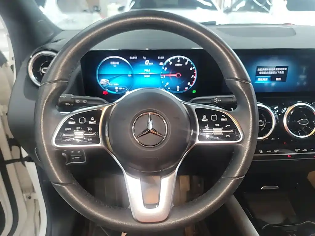 Mercedes-Benz GLA 2023 — фото 11