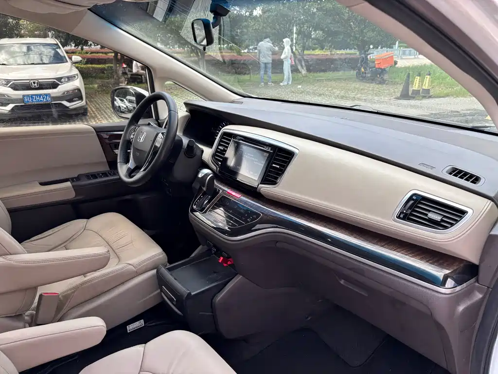 Honda Odyssey 2015 — фото 20