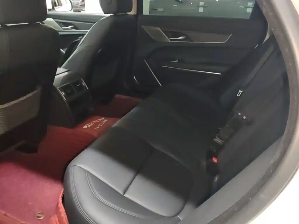 Jaguar XFL 2023 — фото 17