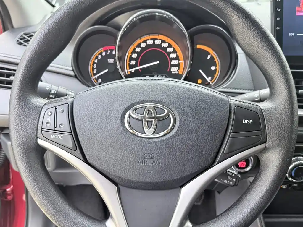 Toyota Yaris L 2022 — фото 13