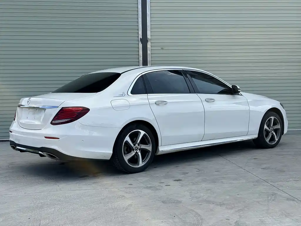 Mercedes-Benz E-Class 2017 — фото 9