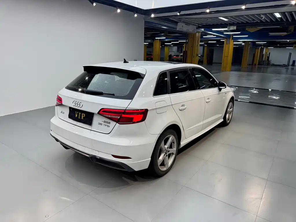 Audi A3 2019 — фото 11