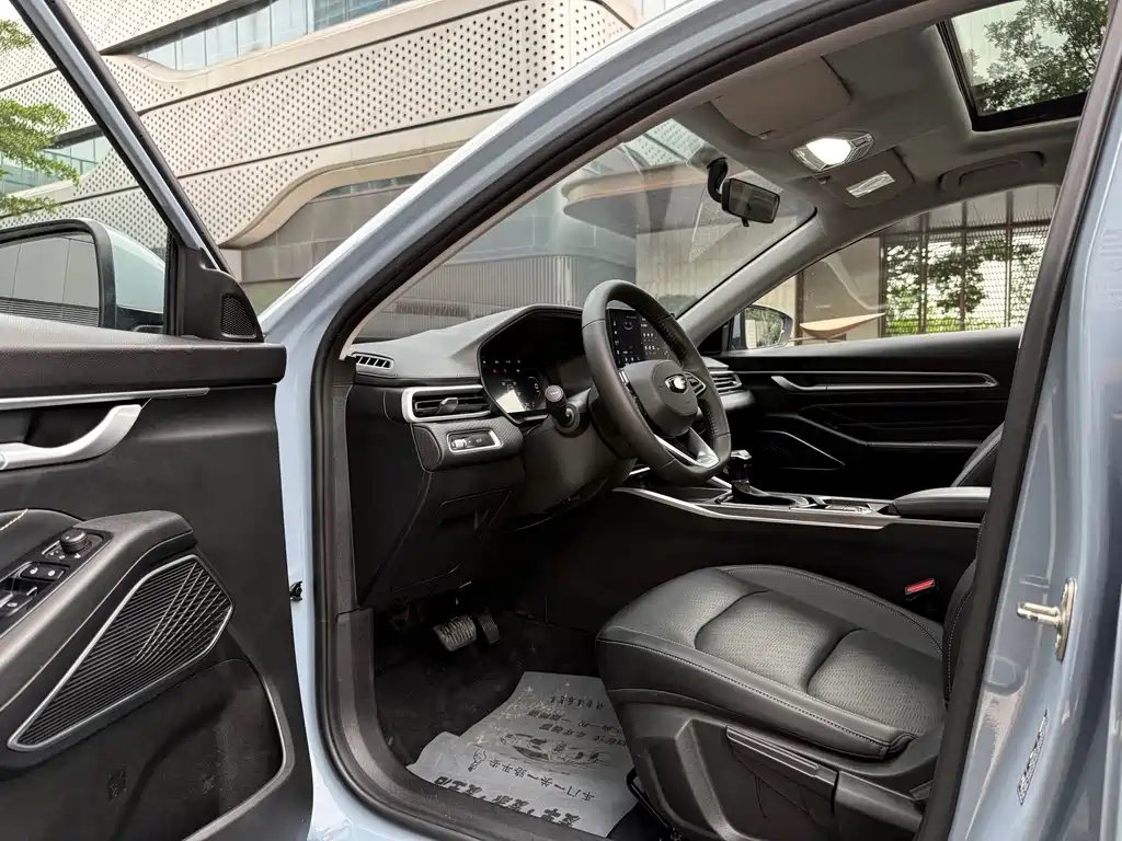 Geely Emgrand 2023 — фото 10