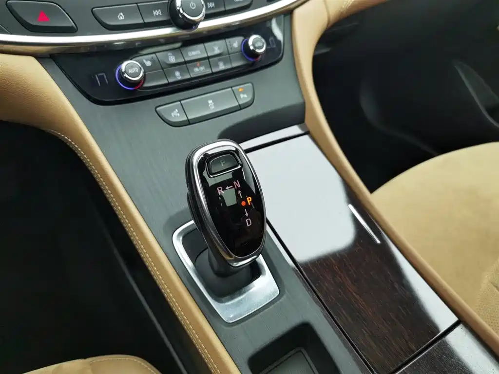 Buick LaCrosse 2018 — фото 13