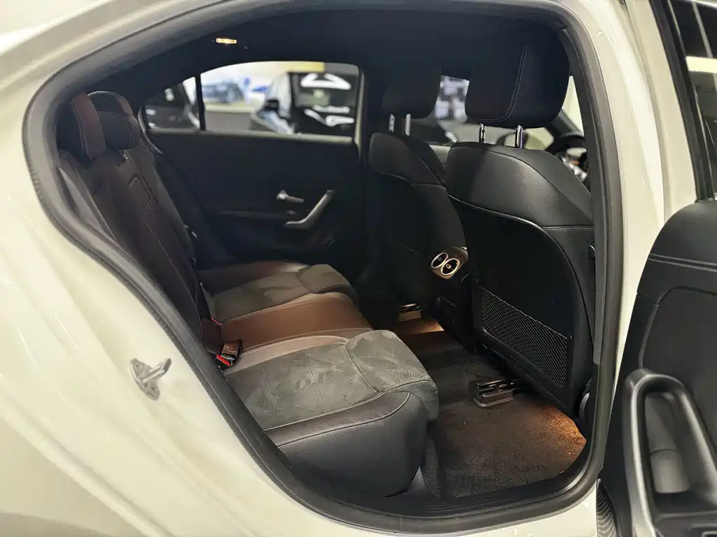 Mercedes-Benz A-Class 2023 — фото 16