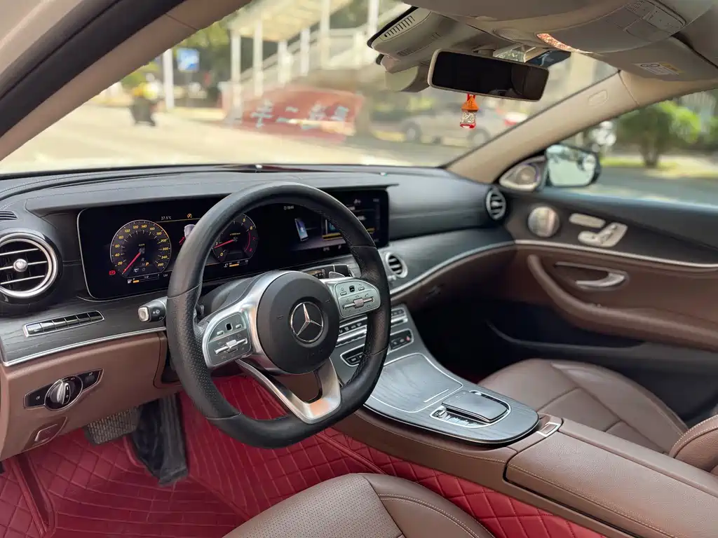 Mercedes-Benz E-Class 2020 — фото 19