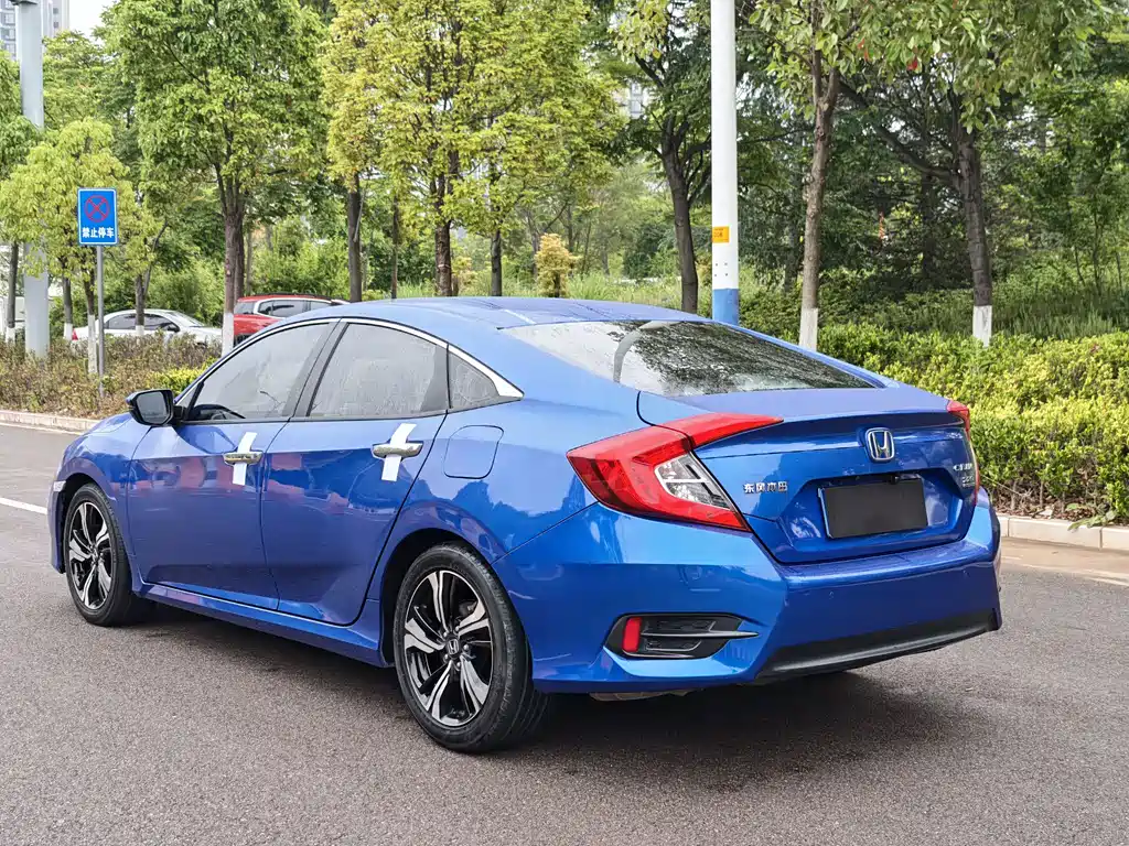 Honda Civic 2019 — фото 12