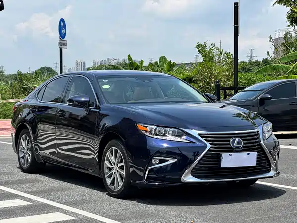 Lexus ES 2017