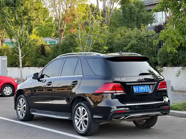 Mercedes-Benz GLE 2016