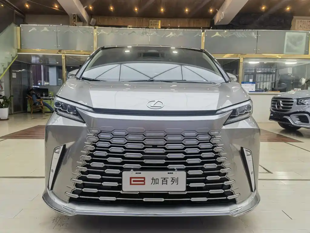 Lexus LM 2024