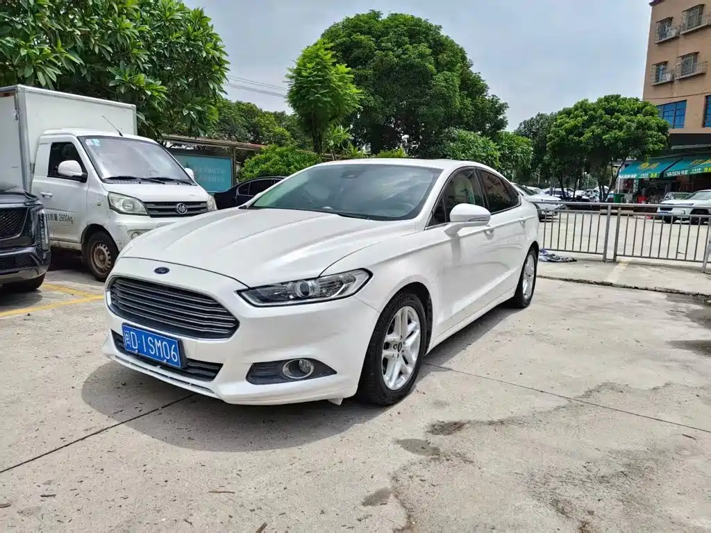 Ford Mondeo 2015 — фото 1